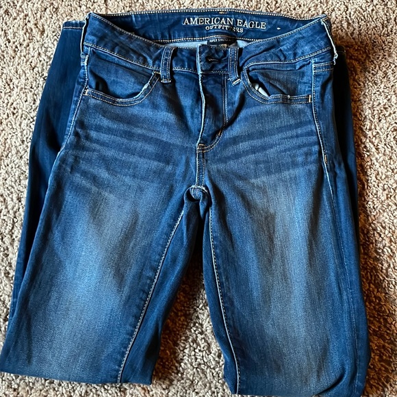 Jeans American Eagle Outfitters Super Stretch Size 2 - Picture 1 of 4